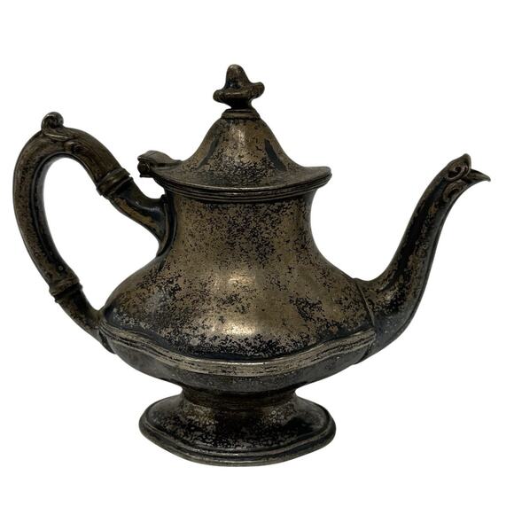 Antique R. Wallace Silverplate 10oz Teapot Victorian Style Genie Lamp Look - Picture 1 of 9